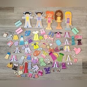 Magnetic Dress-Up Dolls Set